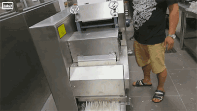 5bfe0fcf5736b.gif 面條機.gif